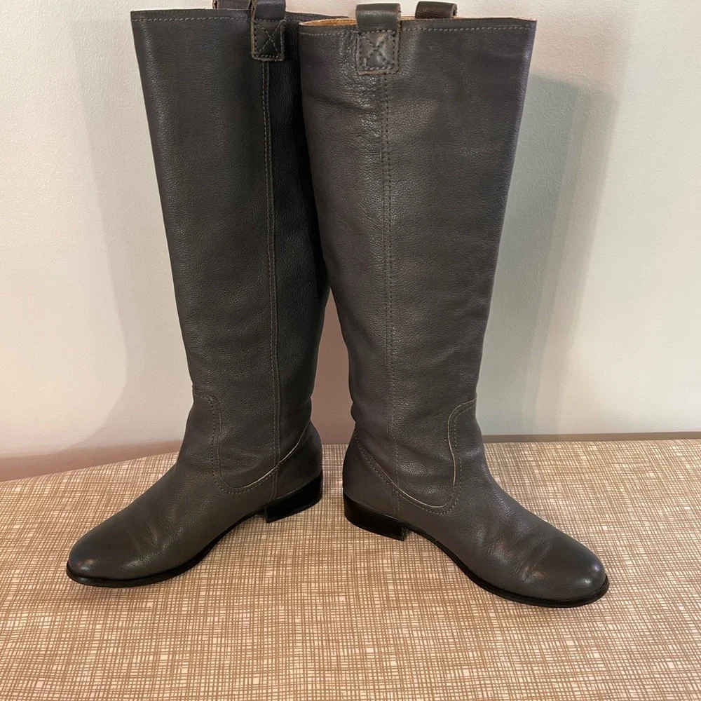 Lumiani Tall Gray Leather Boots – Women’s Size 7